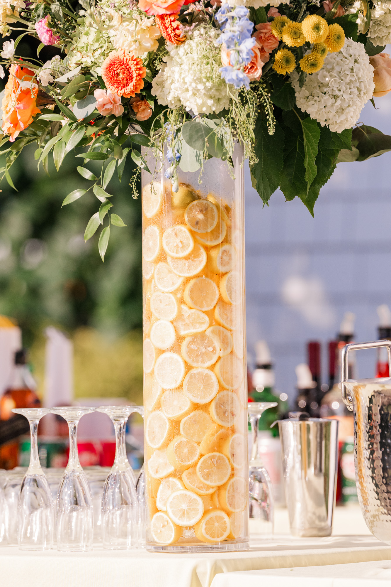 vase of sliced lemons with centerpiece in it