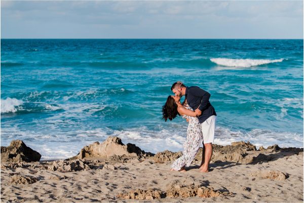 couple kissing House of Refuge Engagement session
